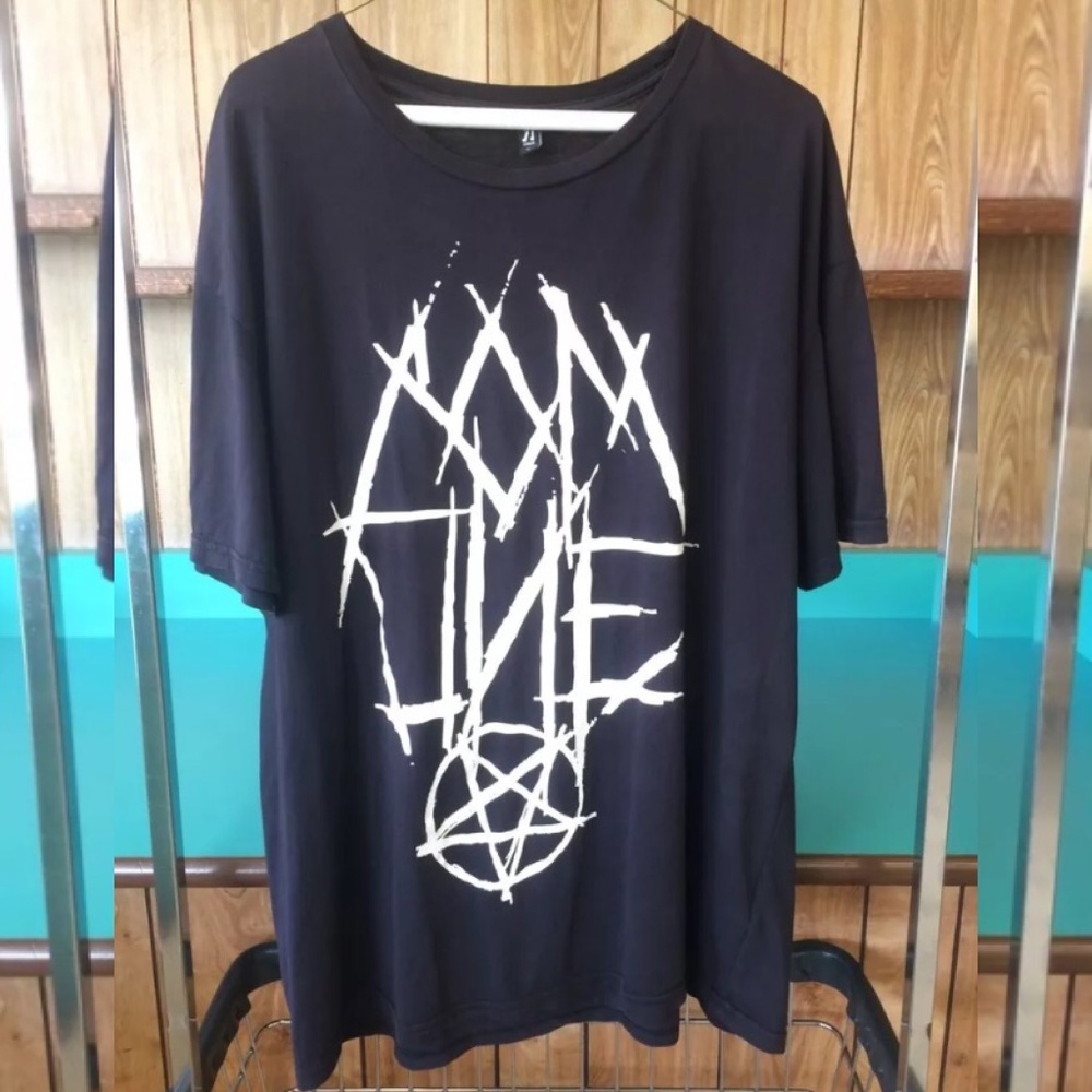 Comune Upside Down Pentagram Satanic Style T-Shirt